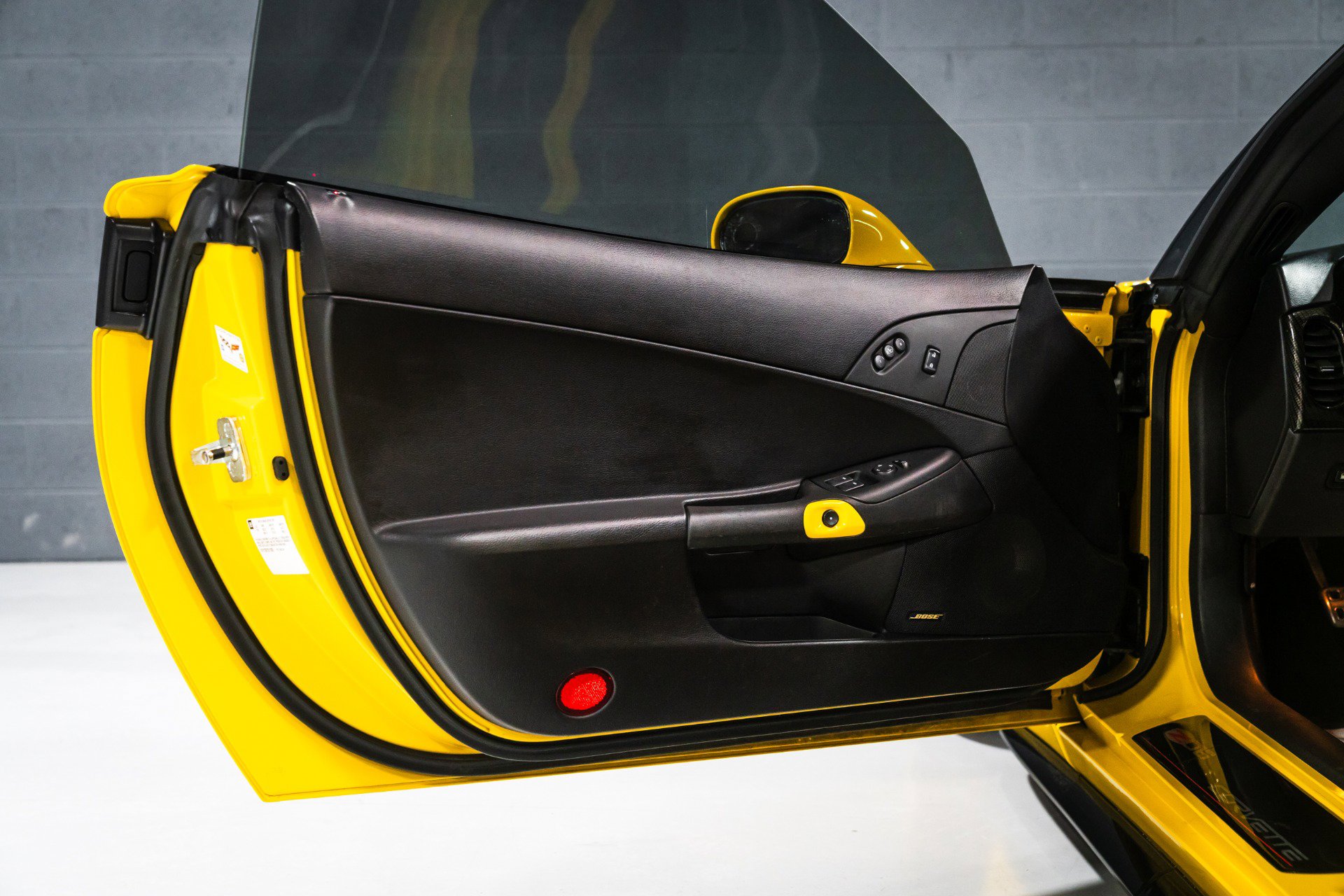 Used 2006 Chevrolet Corvette Z06 w/ Preferred Equipment Group image 17