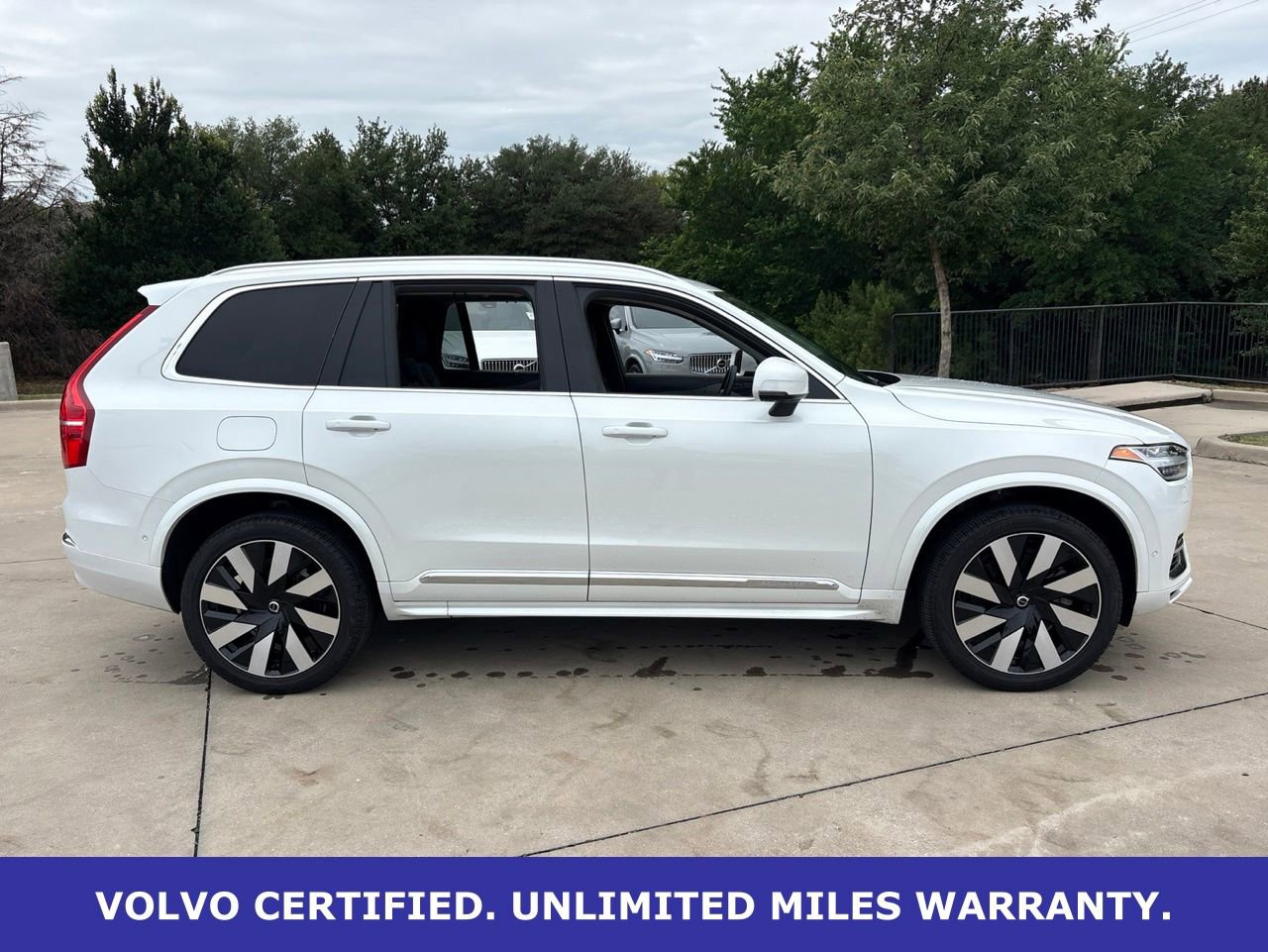 Certified 2023 Volvo XC90 T8 Ultimate w/ Protection Package Premier AWD/4WD image 4