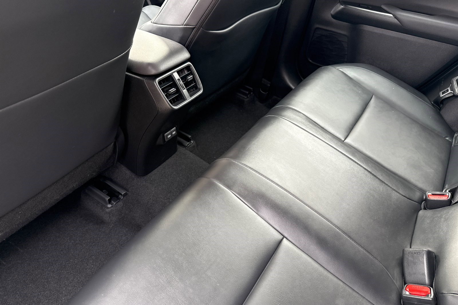 Certified 2025 Lexus UX 300h FWD image 25