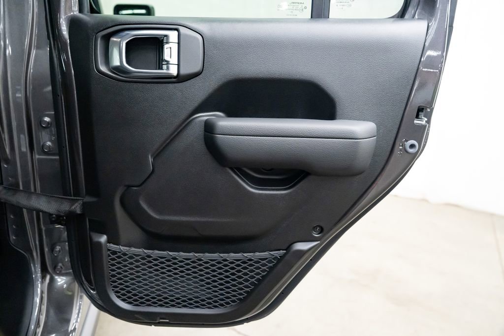 New 2026 Jeep Wrangler Unlimited Rubicon AWD/4WD image 30