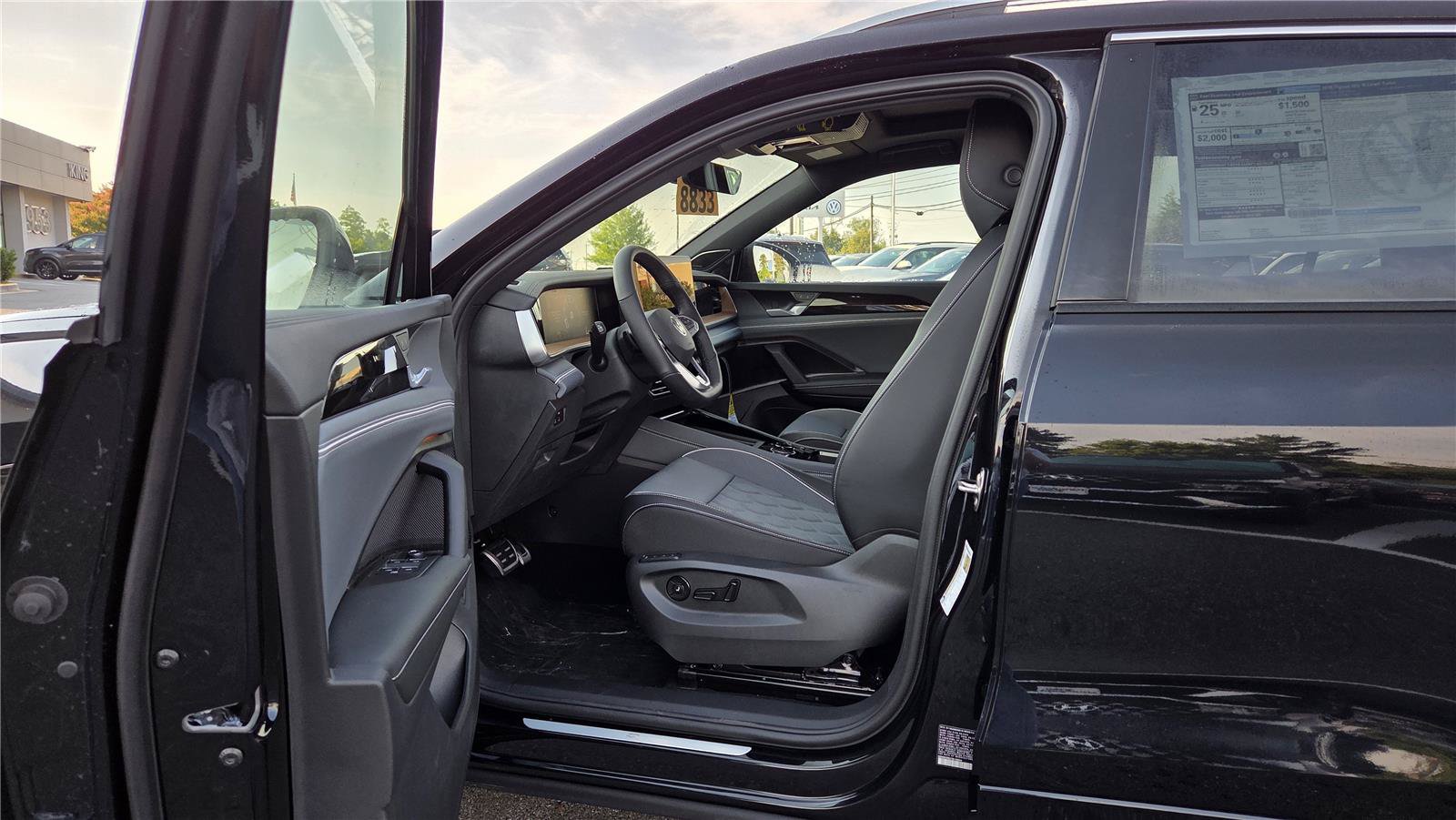 New 2026 Volkswagen Tiguan SEL R-Line AWD/4WD image 13
