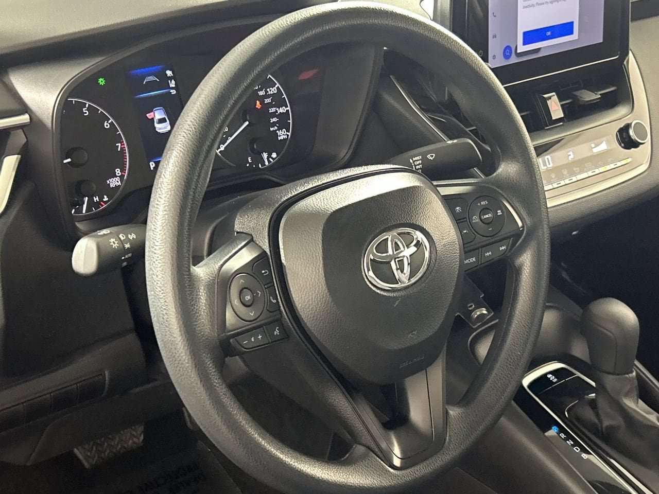 Used 2025 Toyota Corolla LE FWD image 14