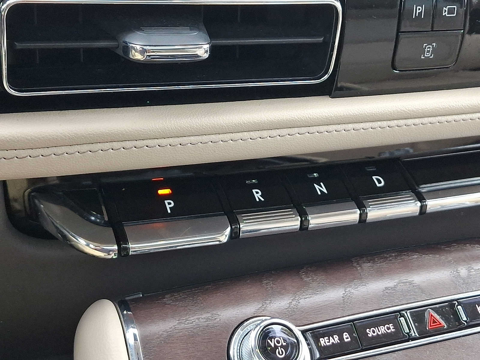 Used 2022 Lincoln Aviator Reserve AWD/4WD image 15