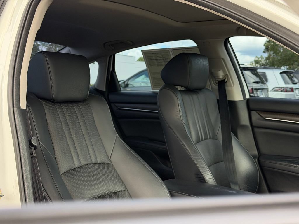 Used 2018 Honda Accord Touring image 42