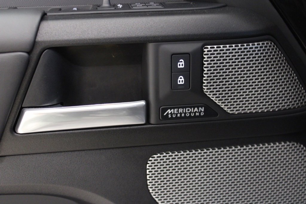 Certified 2024 Land Rover Defender 130 V8 image 15