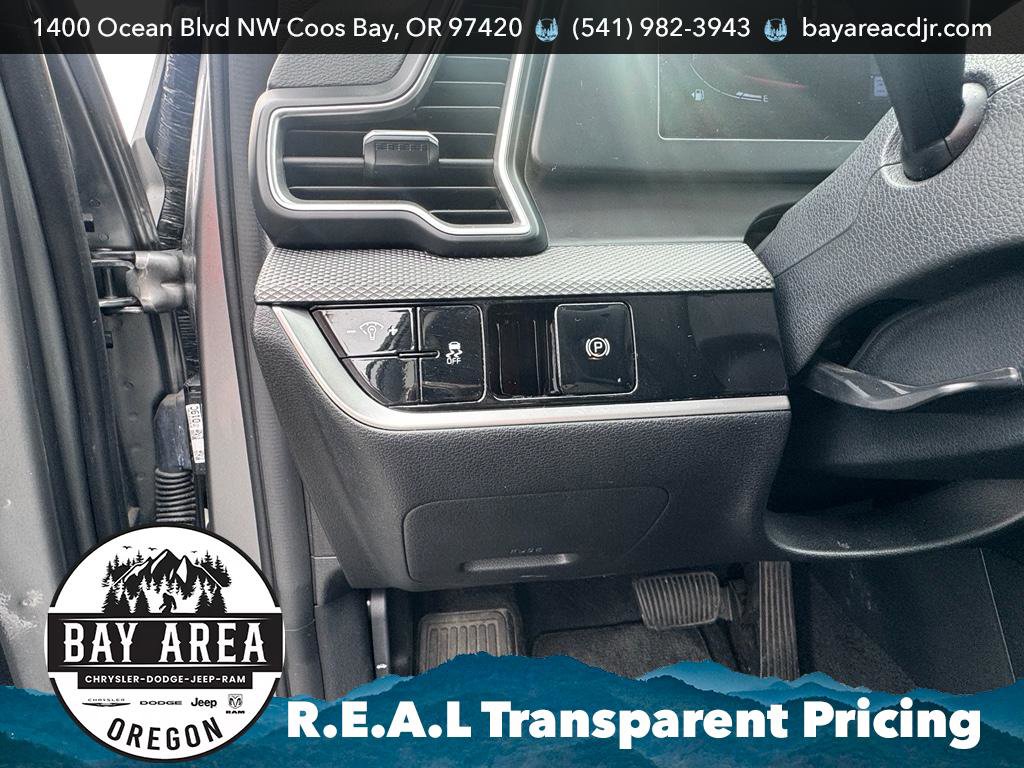 Used 2024 Kia Sportage LX image 18