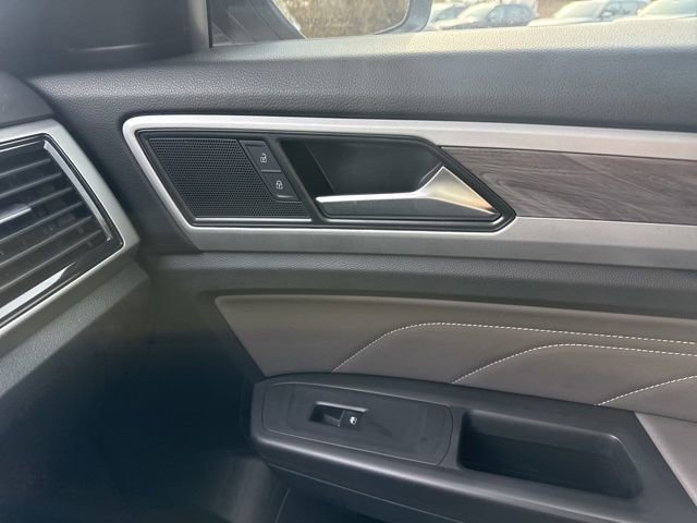 Used 2023 Volkswagen Atlas Cross Sport SE w/ Black Wheel Package image 20