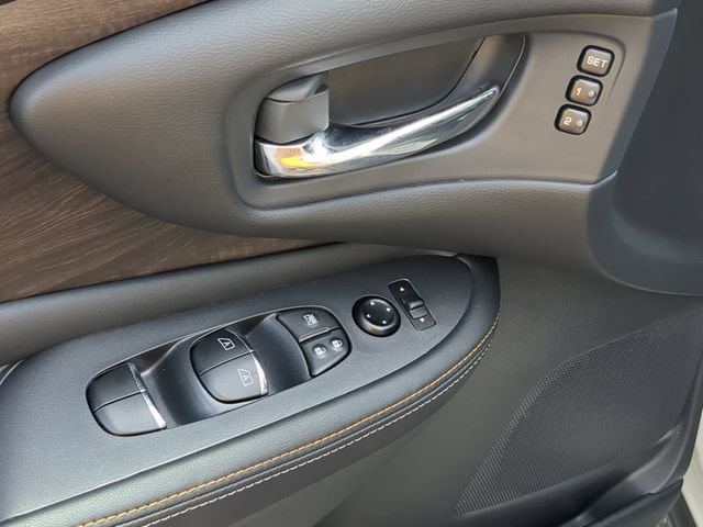 Certified 2024 Nissan Murano Platinum w/ Cargo Package FWD image 13