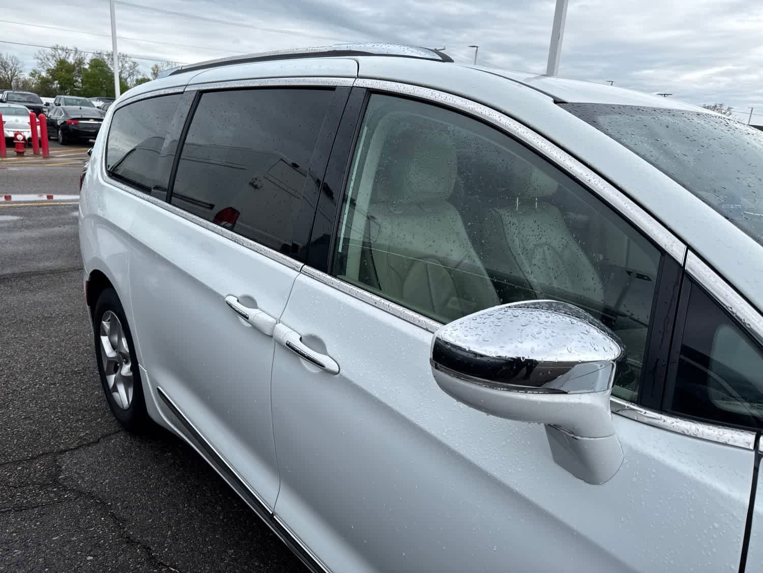 Used 2020 Chrysler Pacifica Limited FWD image 21