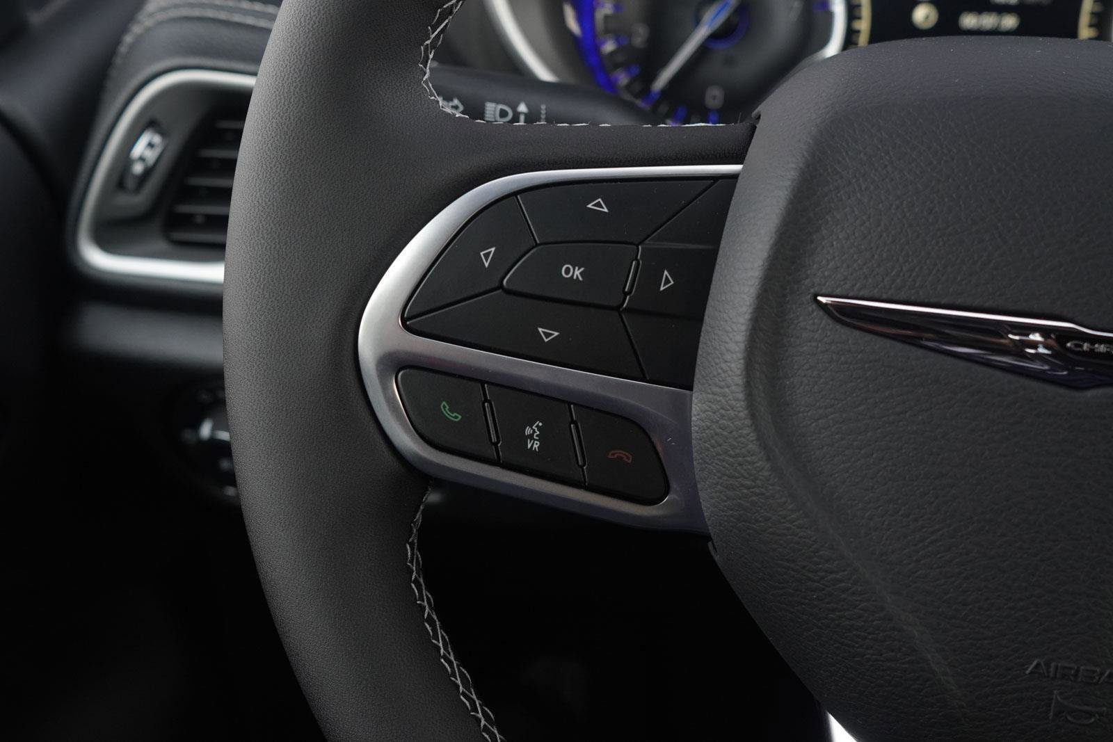New 2026 Chrysler Pacifica Select image 7