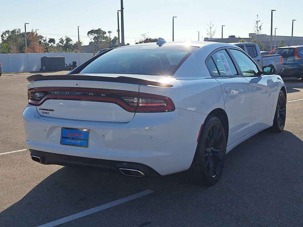 Used 2018 Dodge Charger SXT Plus w/ Blacktop Package image 3