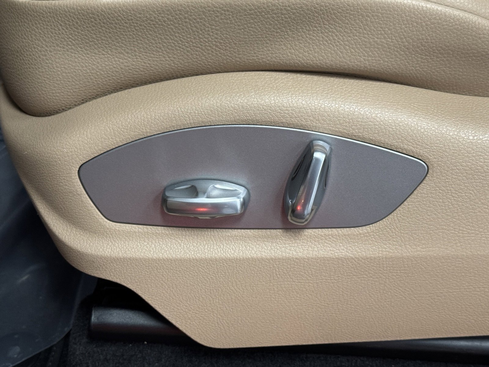 Used 2019 Porsche Macan Base image 24