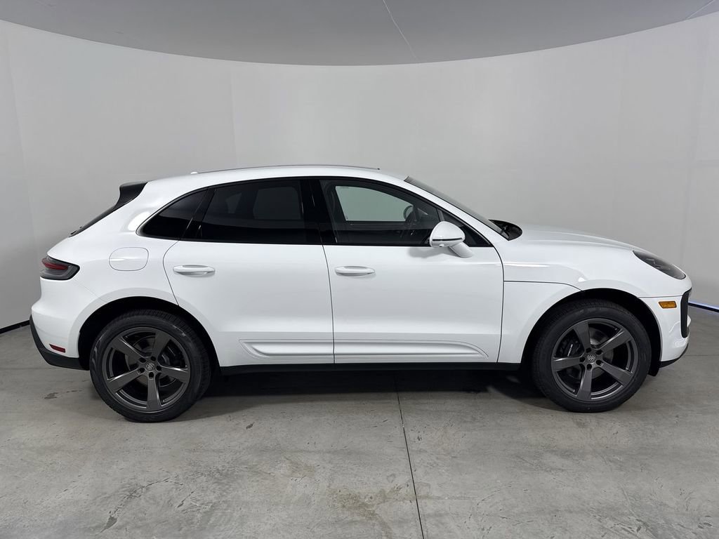 New 2026 Porsche Macan AWD/4WD image 8
