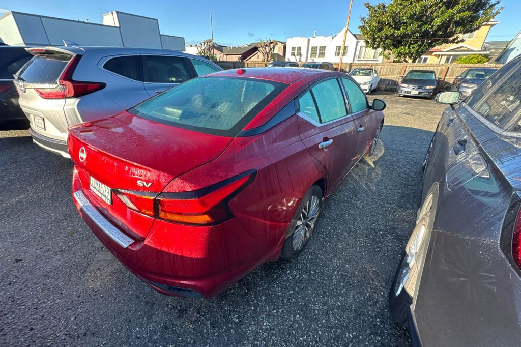 Used 2023 Nissan Altima 2.5 SV w/ SV Premium Package FWD image 5