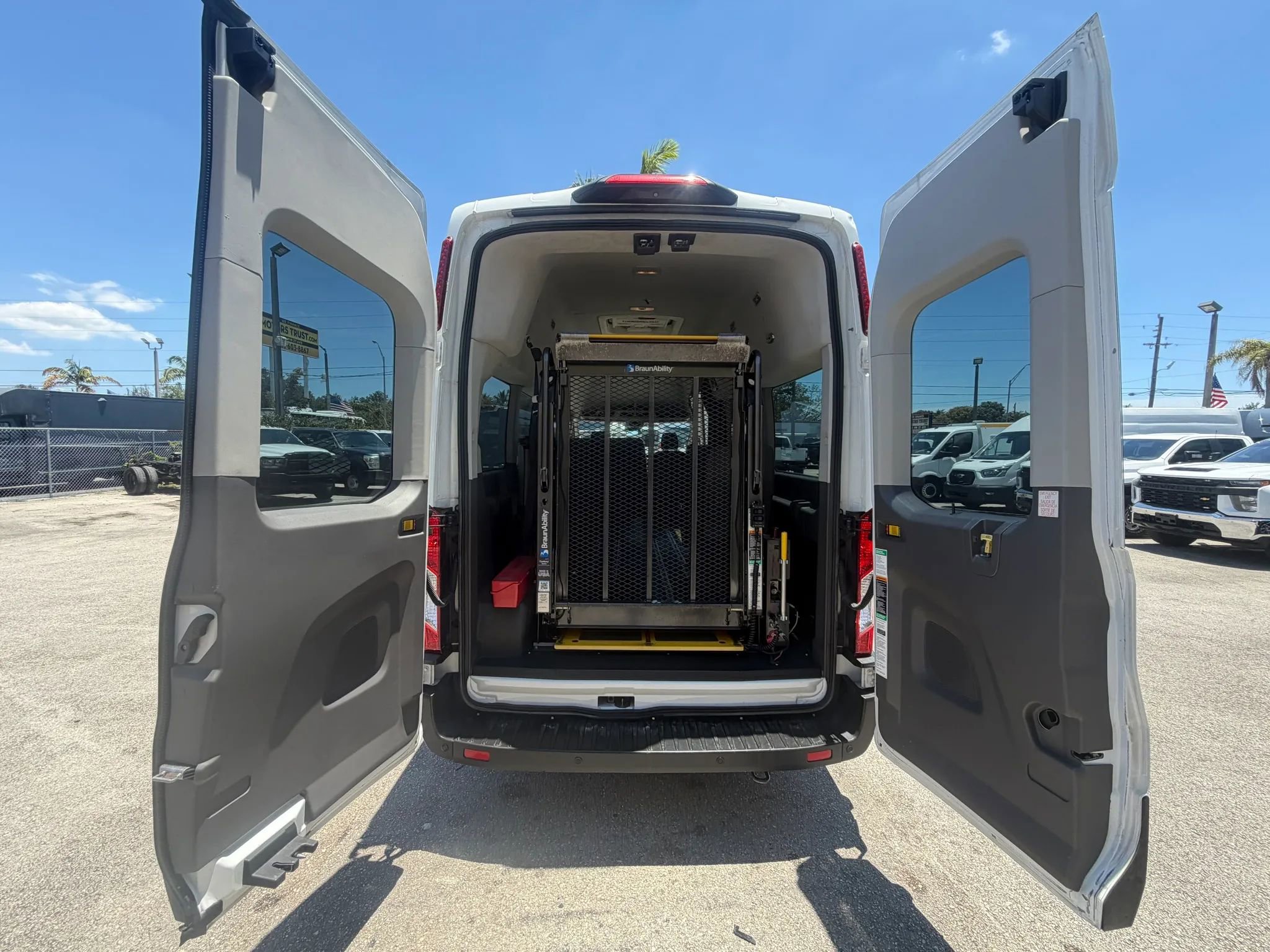 Used 2020 Ford Transit 350 XL RWD image 6
