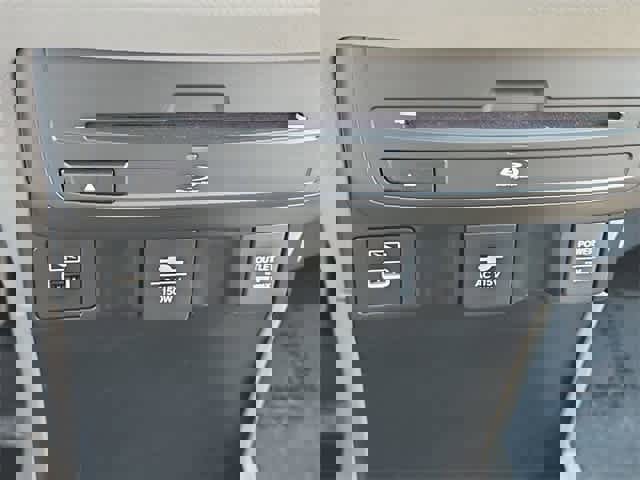 Used 2023 Honda Odyssey Elite image 32