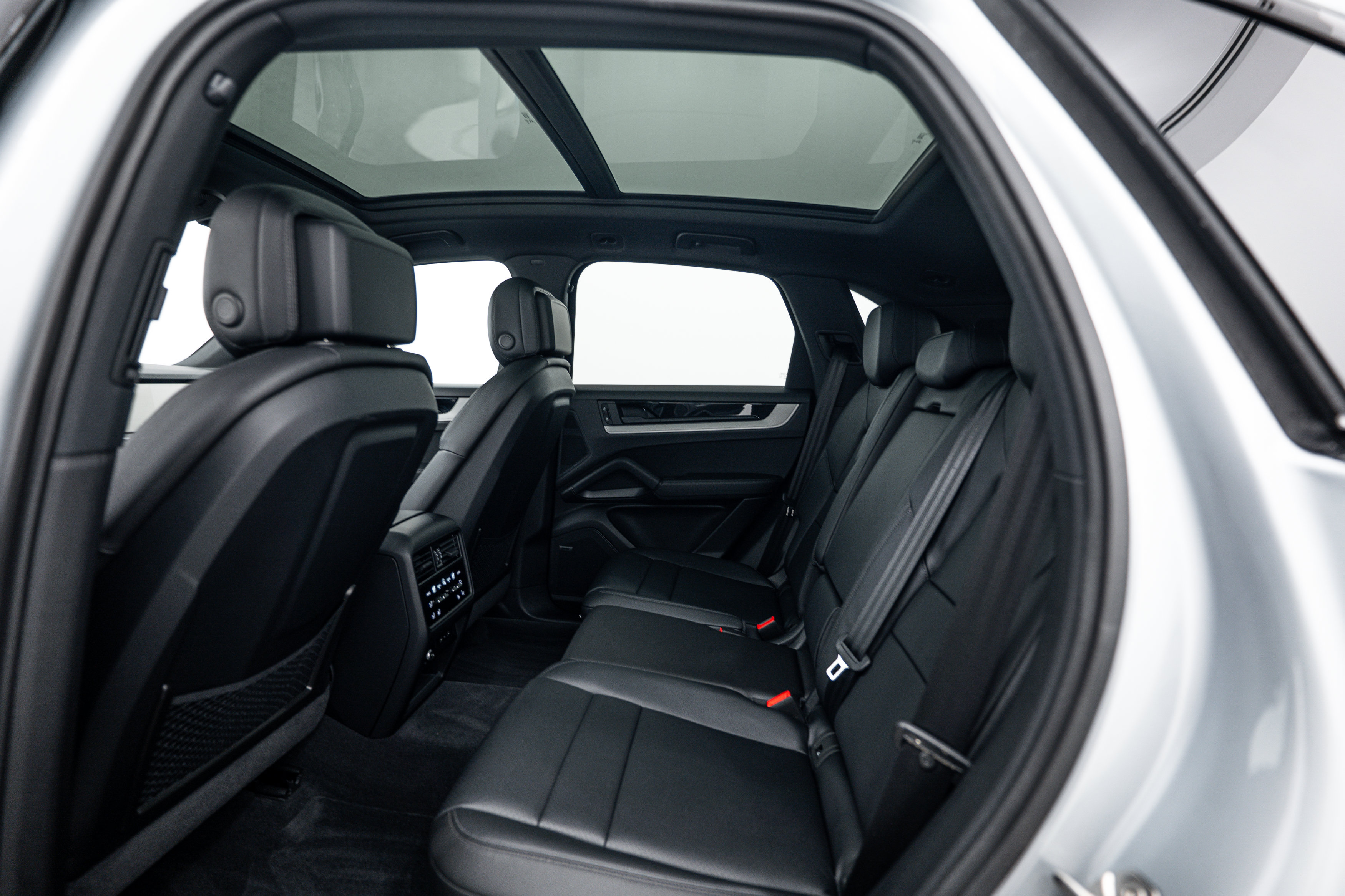 Certified 2026 Porsche Cayenne AWD/4WD image 23