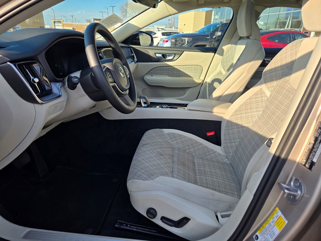 Used 2024 Volvo S60 B5 Core image 29