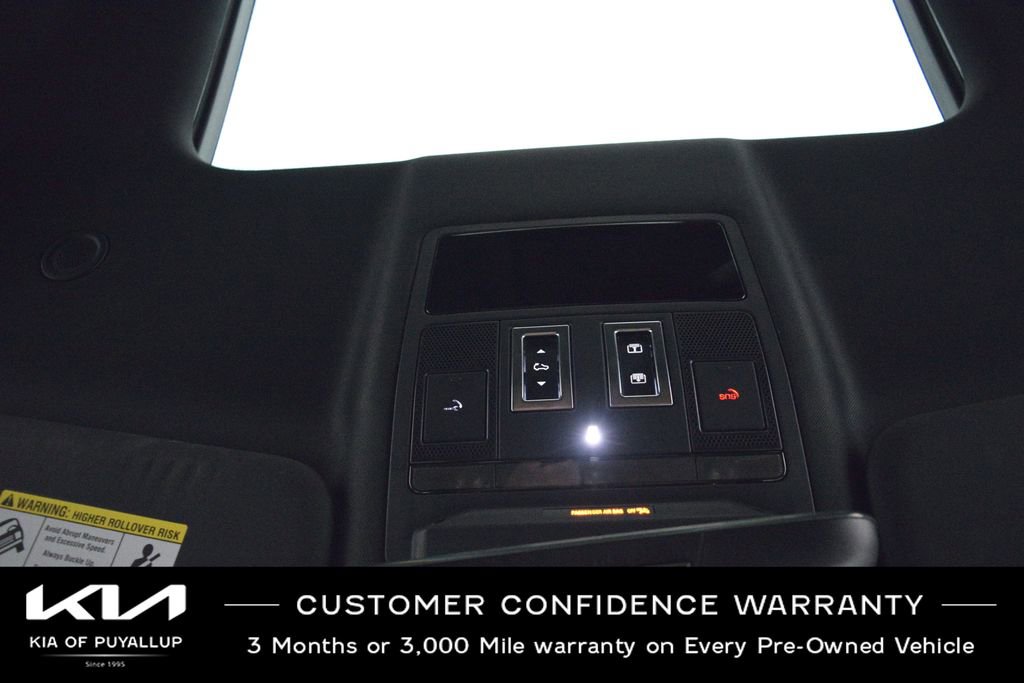 Used 2025 Land Rover Defender 110 S image 25