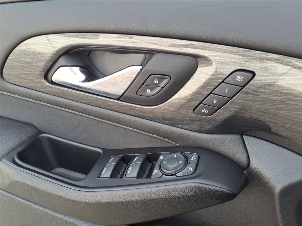 Used 2023 Chevrolet Traverse High Country image 31