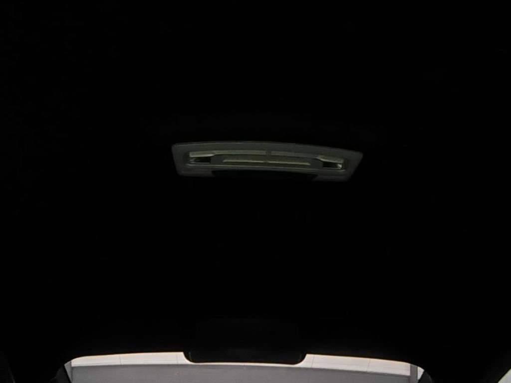 Used 2018 BMW 330i Sedan RWD image 17