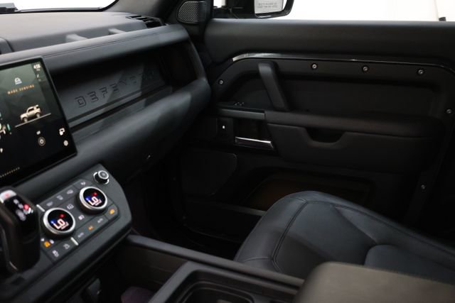 Used 2023 Land Rover Defender 90 V8 image 90