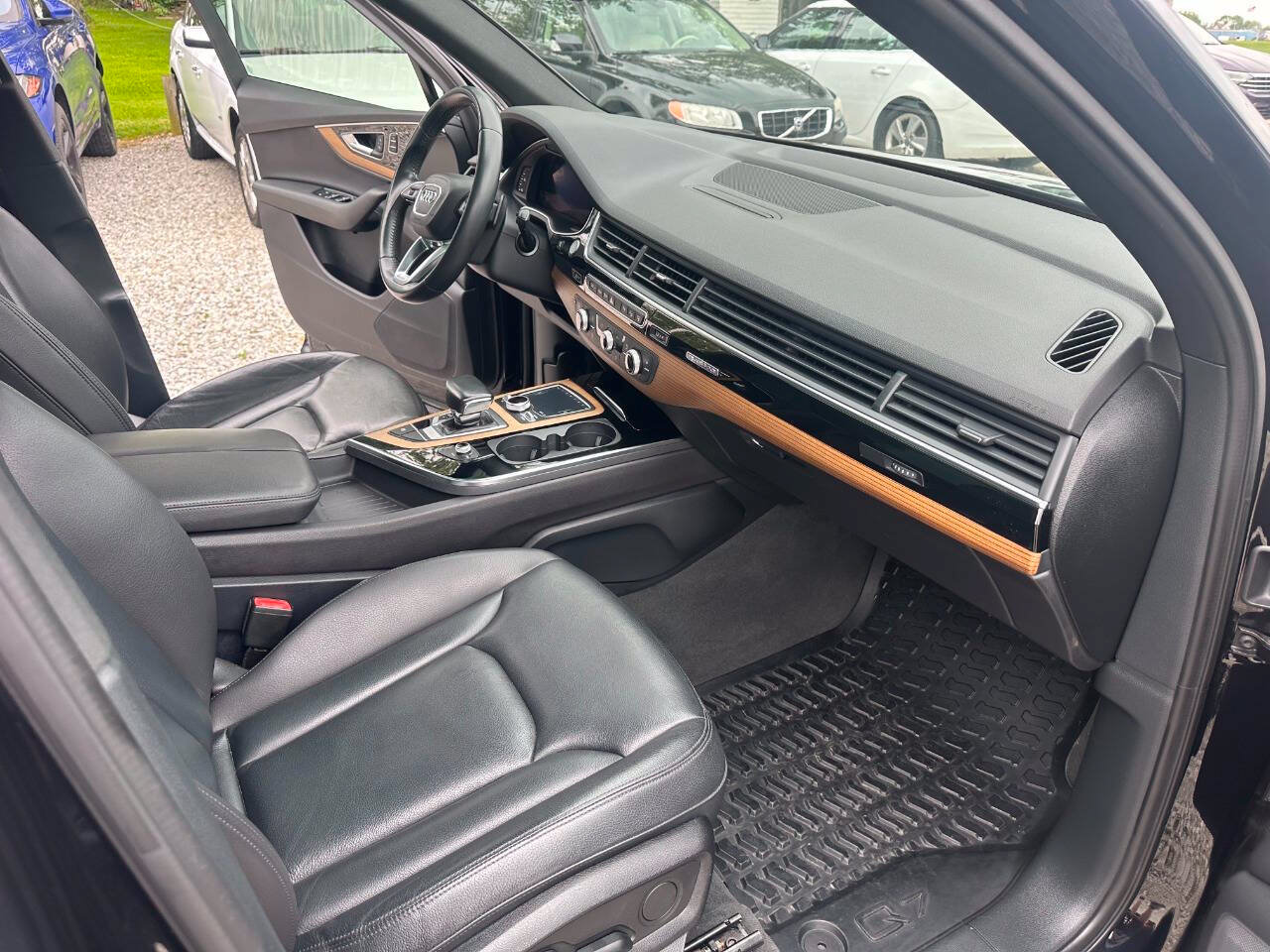 Used 2017 Audi Q7 3.0T Premium Plus w/ Premium Plus Package AWD/4WD image 21