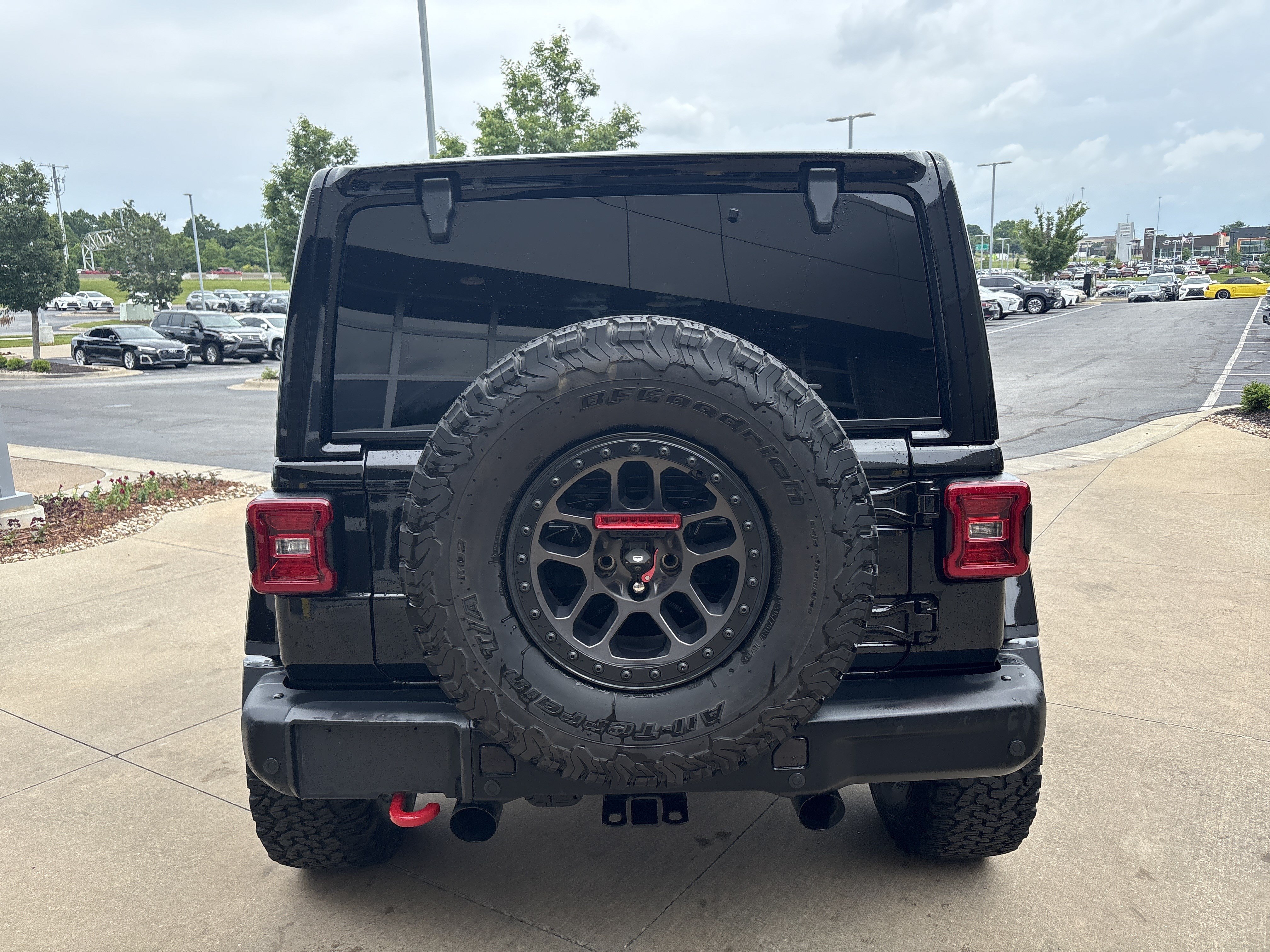 Used 2022 Jeep Wrangler Unlimited Rubicon w/ Steel Bumper Group AWD/4WD image 9