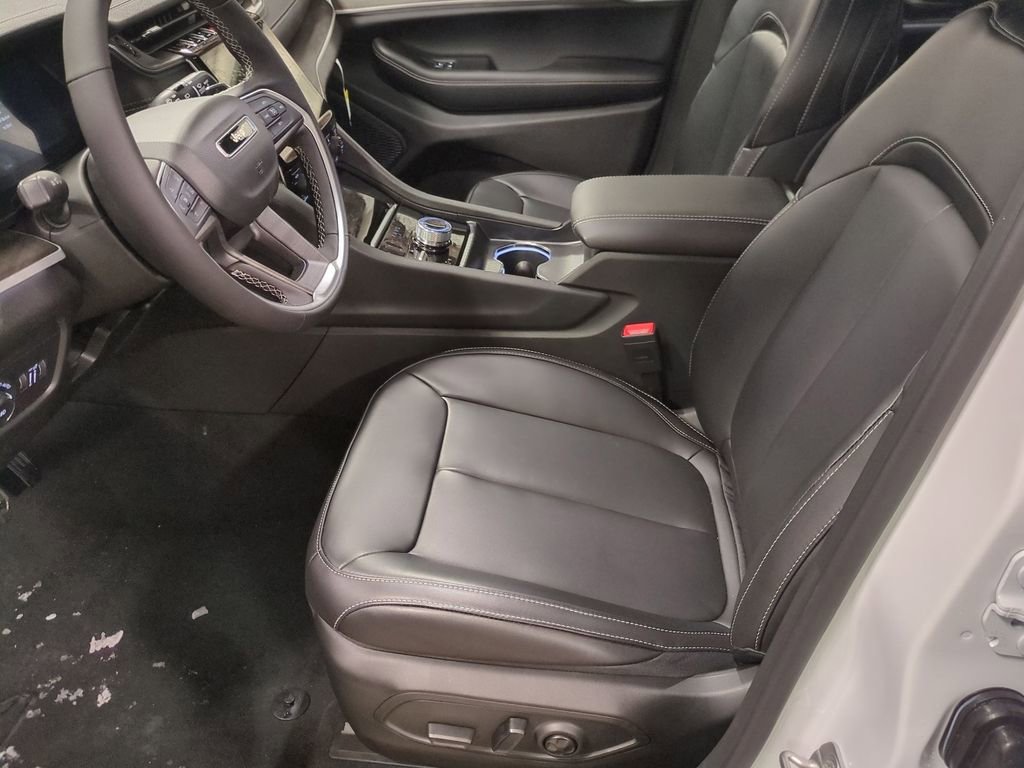 New 2025 Jeep Grand Cherokee Limited w/ Trailer Tow Package image 2