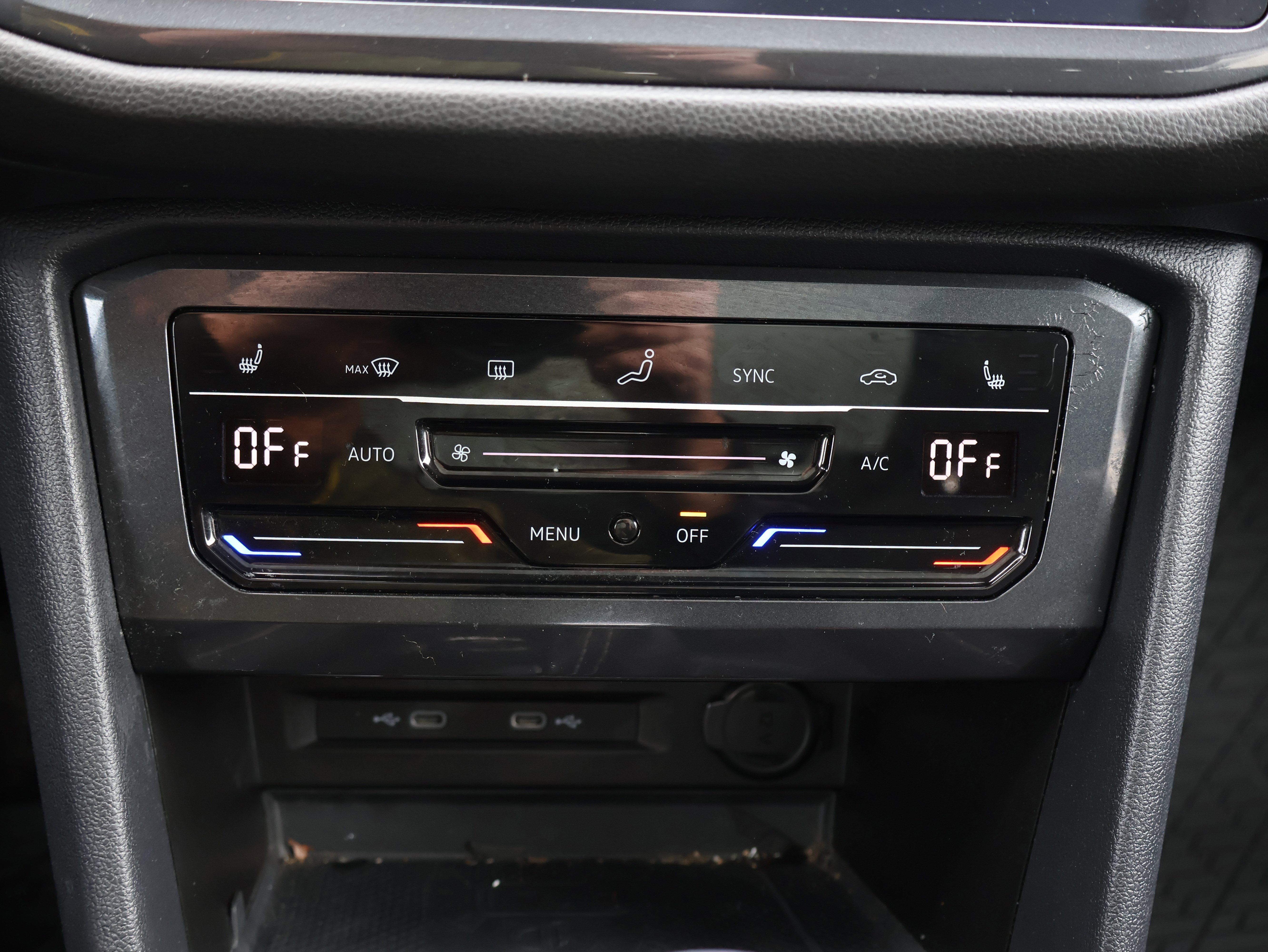 Used 2023 Volkswagen Tiguan SE image 27