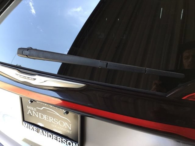 Used 2021 Chrysler Pacifica Touring-L FWD image 19