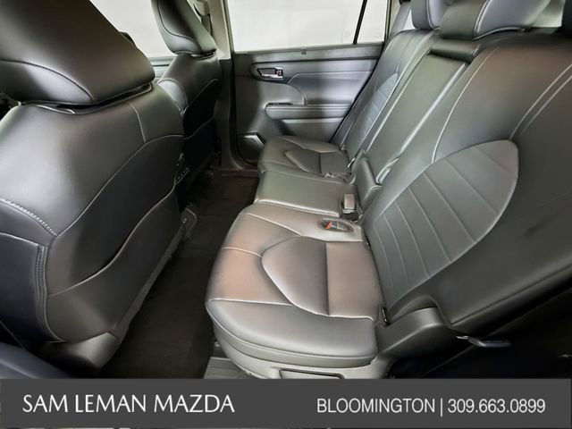Used 2024 Toyota Highlander XLE image 24