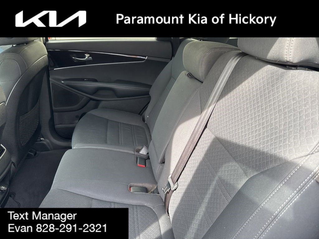 Used 2019 Kia Sorento LX image 14