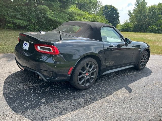 Used 2018 FIAT 124 Spider Abarth w/ Convenience Group RWD image 3