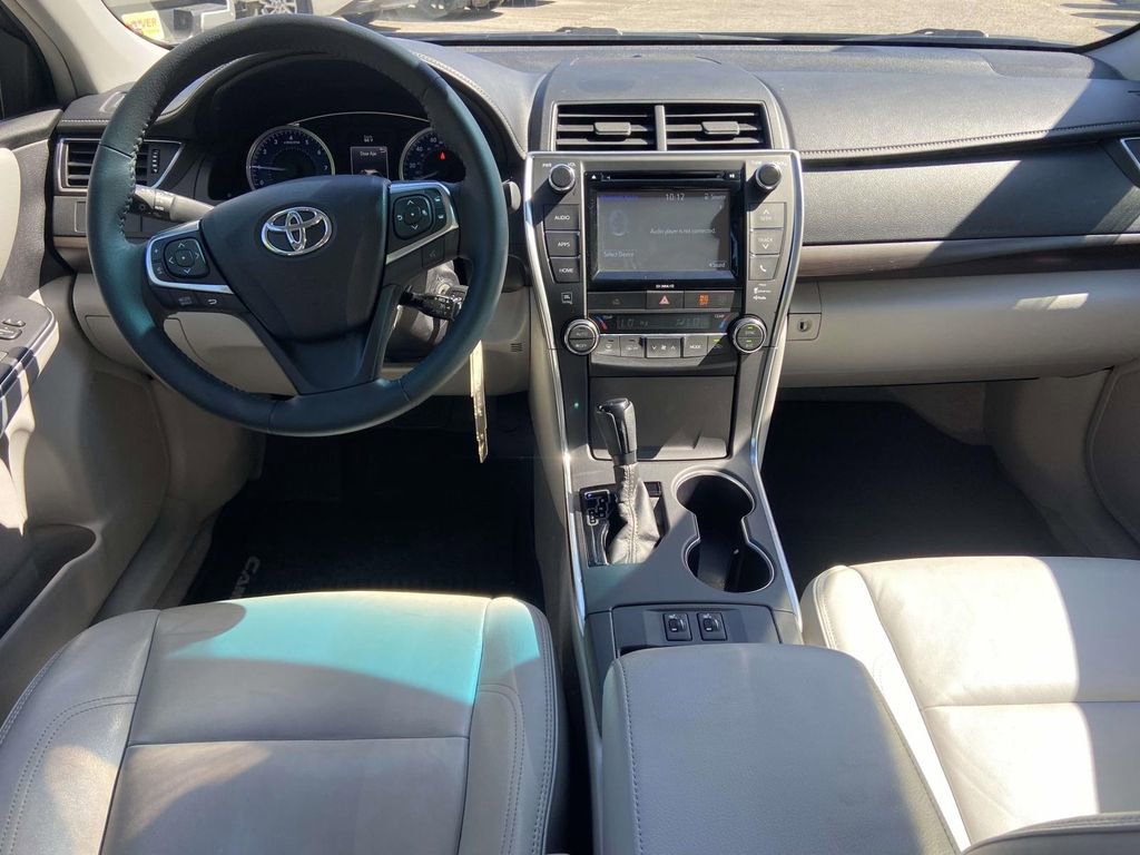 Used 2017 Toyota Camry XLE image 11