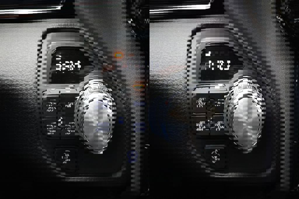 Used 2025 RAM 1500 Laramie w/ Night Edition image 31