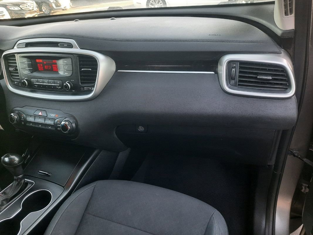 Used 2016 Kia Sorento L FWD image 17