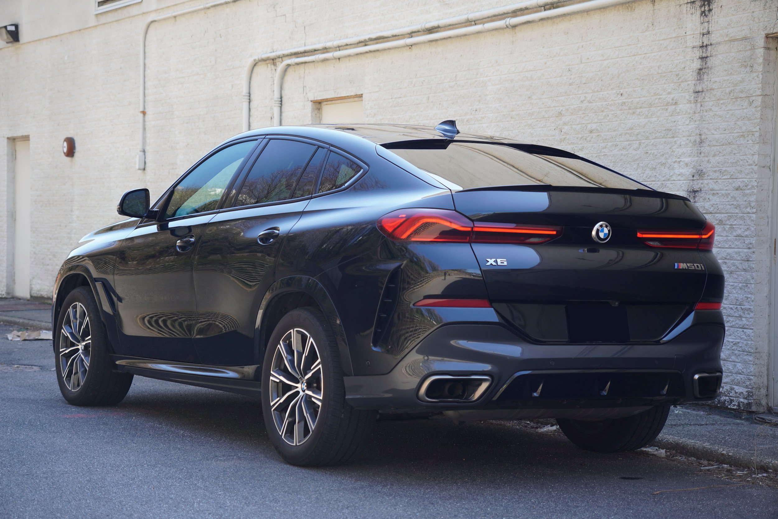 Used 2021 BMW X6 M50i w/ Premium Package AWD/4WD image 5