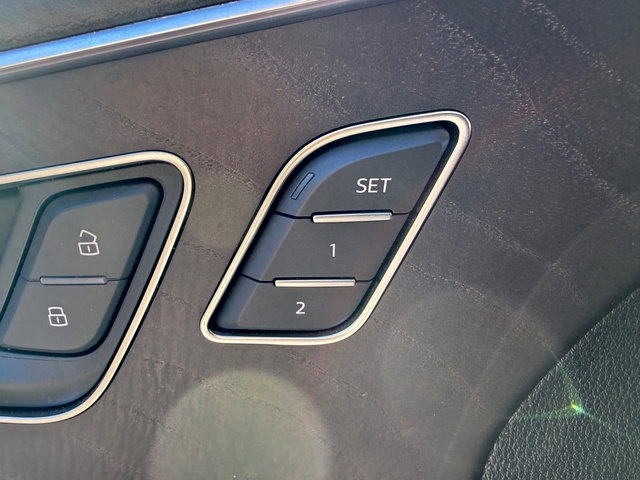 Used 2023 Audi Q8 Prestige w/ Prestige Package image 12