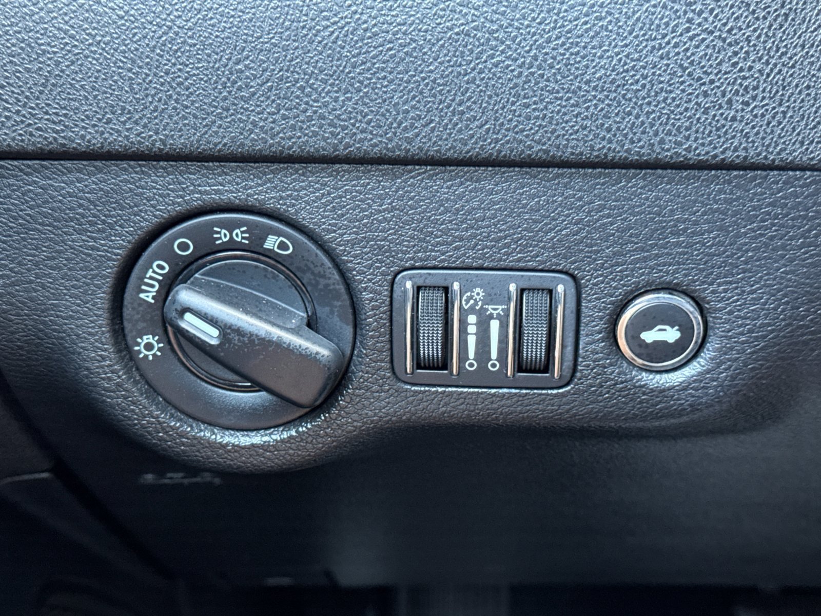Used 2022 Dodge Charger SXT RWD image 32