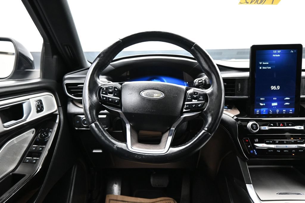 Used 2021 Ford Explorer Platinum w/ Equipment Group 601A AWD/4WD image 16