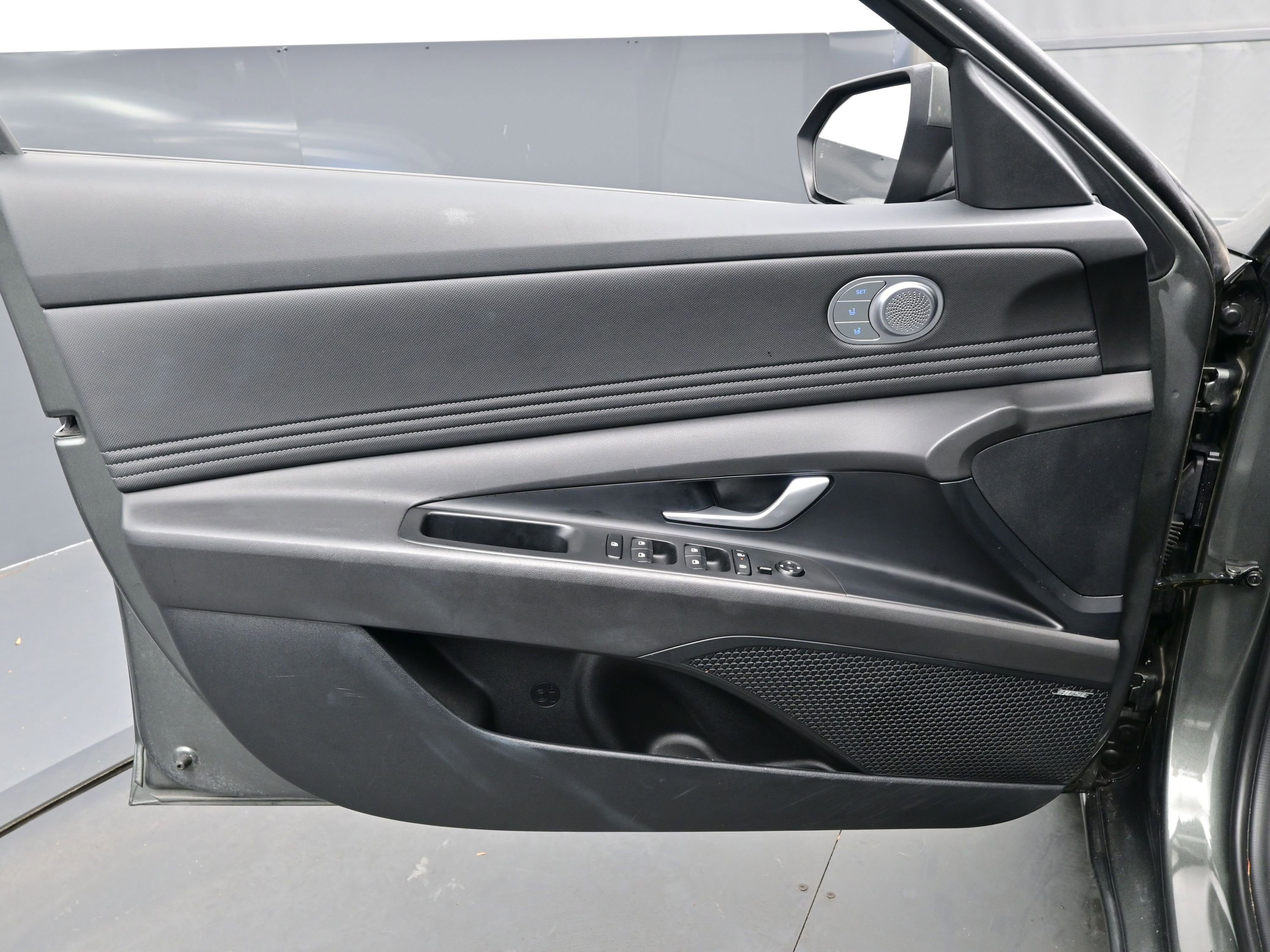 Certified 2024 Hyundai Elantra Limited image 9