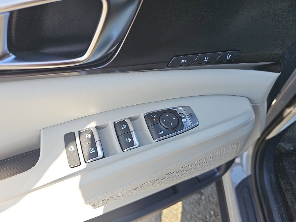 New 2026 Kia Carnival SX image 9