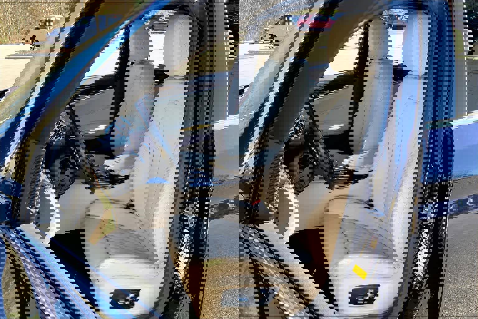 Used 2020 BMW 530i xDrive w/ Premium Package image 7