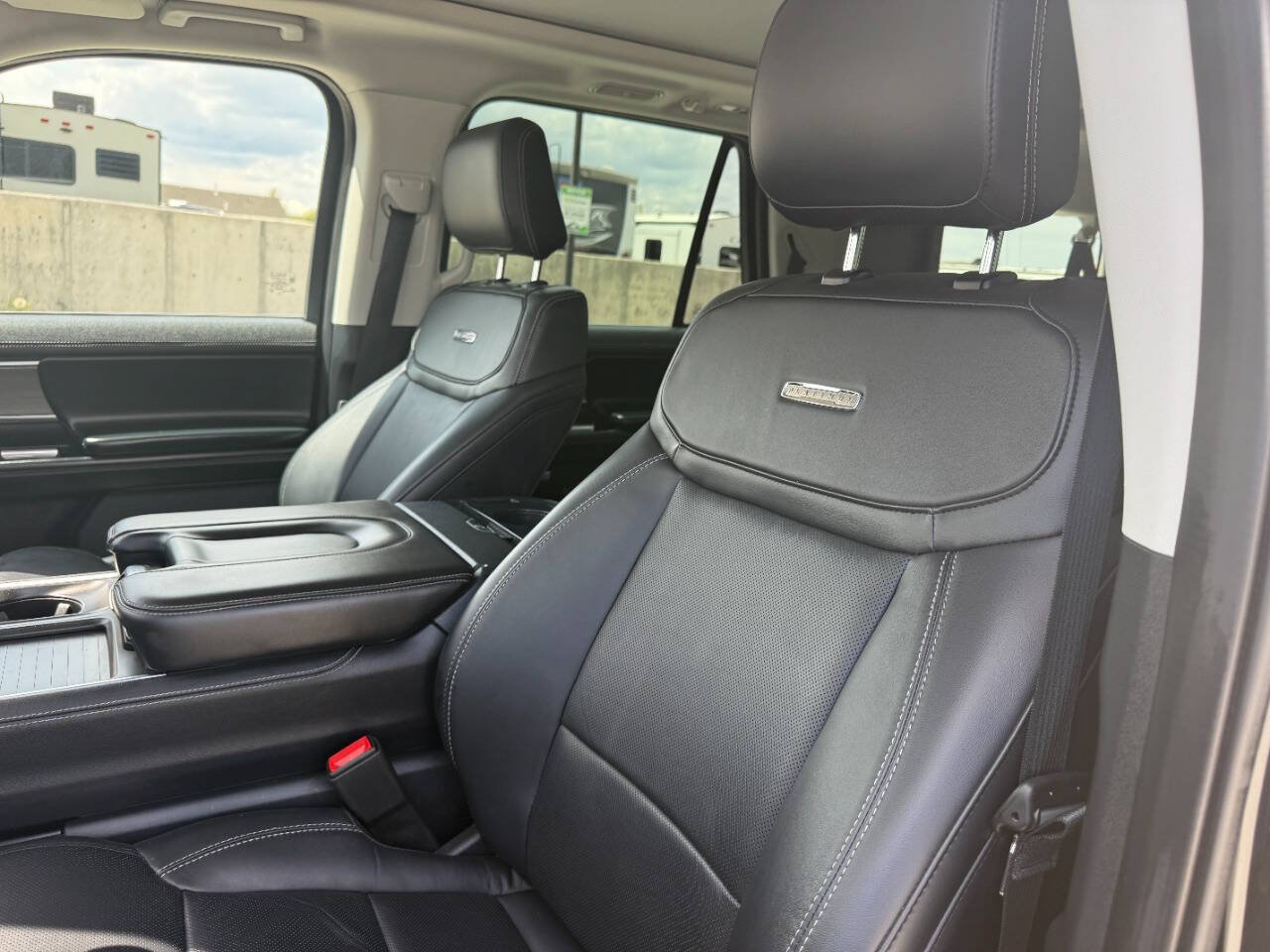 Used 2025 Ford Expedition Max Platinum AWD/4WD image 18