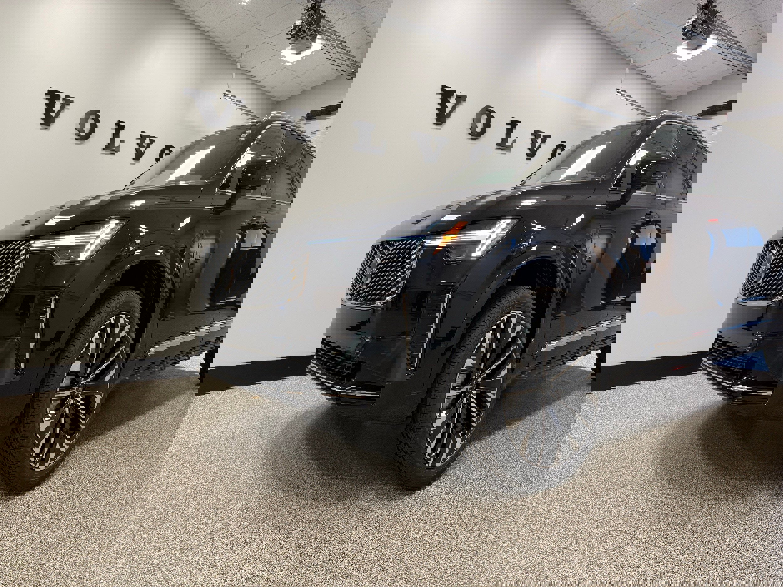 New 2026 Volvo XC90 B6 Ultra w/ Protection Package Premier image 3