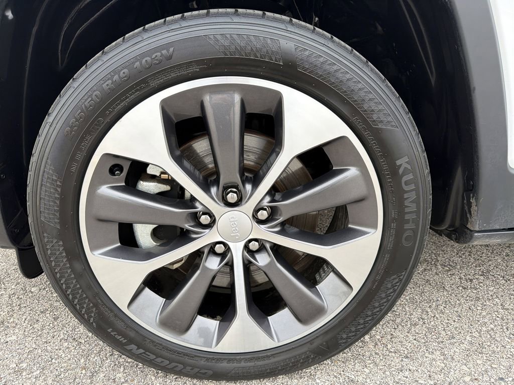 Used 2022 Jeep Cherokee Limited w/ Elite Package image 25