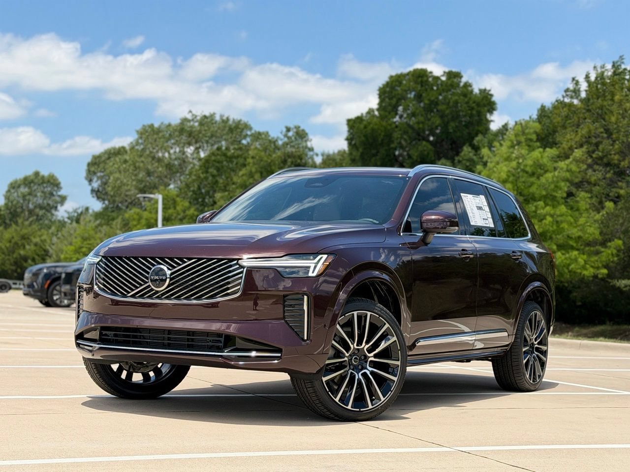 New 2026 Volvo XC90 B5 Plus w/ Protection Package Premier AWD/4WD image 2