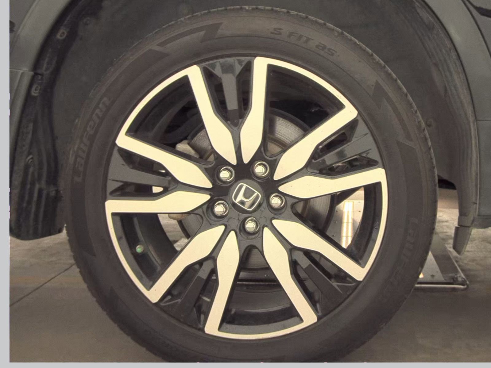 Used 2019 Honda Pilot Touring image 11
