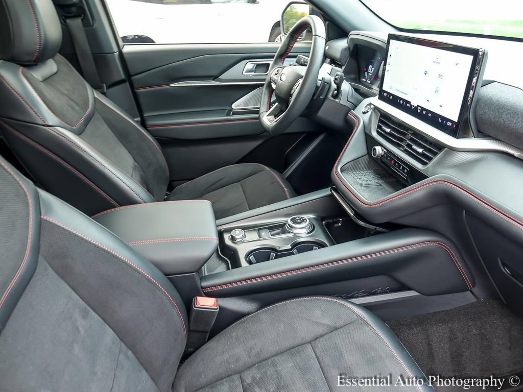 Used 2025 Ford Explorer ST AWD/4WD image 28